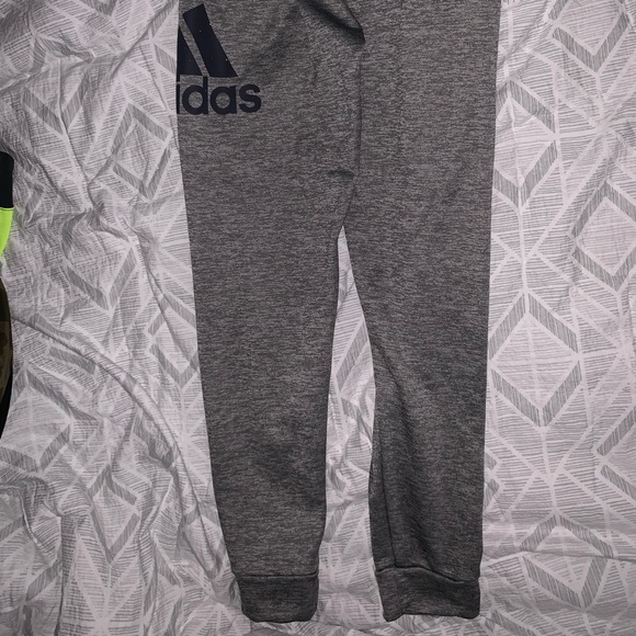 Very comfortable and good looking Adidas p… - Picture 3 of 5